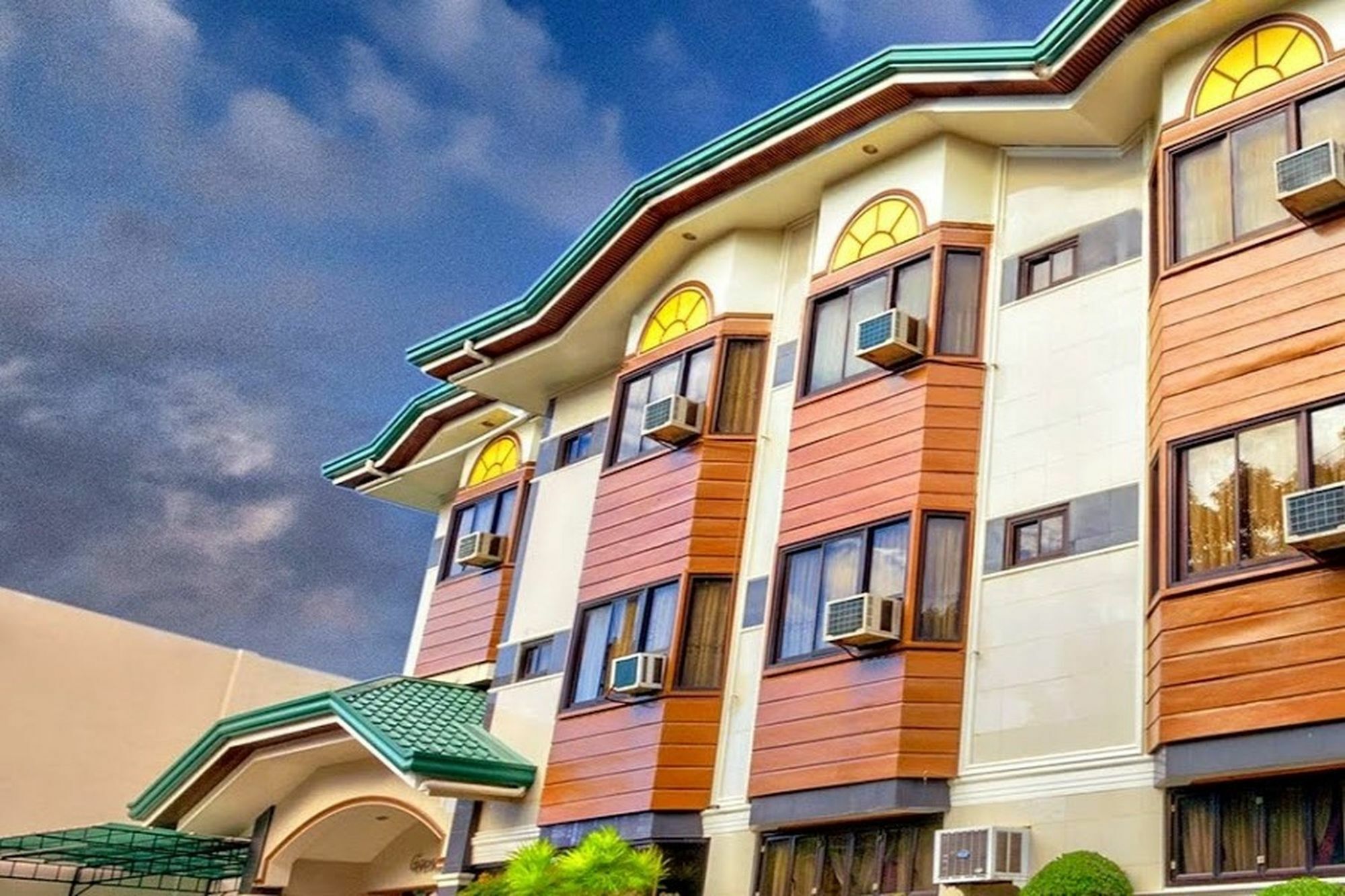 Zen Rooms Vest Grand Suites Bohol Тагбиларан Сити Екстериор снимка